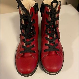 Rieker sz 39 red lined zip & lace snow boots